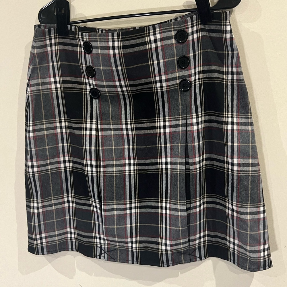 Point Zero pleated black and white plaid skirt